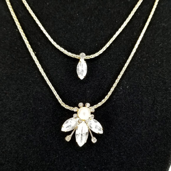 Banana Republic Double Strand Crystal Bee Necklace - Picture 5 of 10